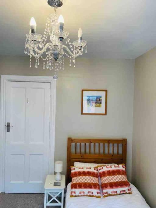Rockferry 3 Bed Central Apartment + Parking Permit Дартмаут Экстерьер фото